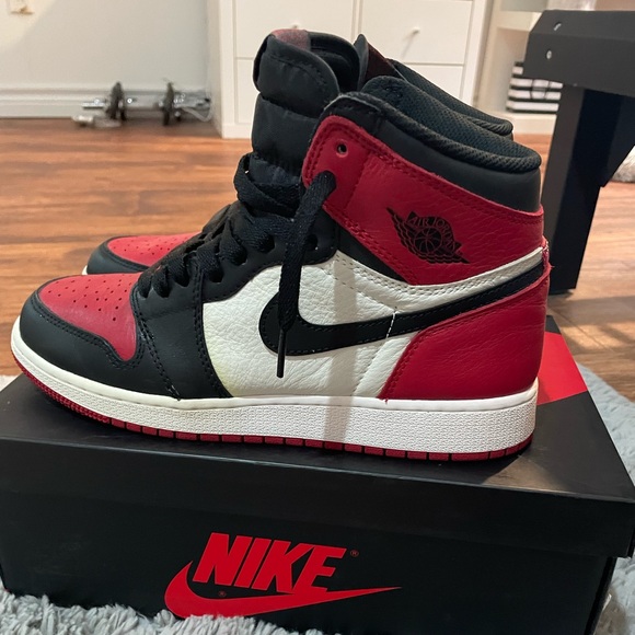 Jordan 1 bred toe size 6.5 - Picture 4 of 6